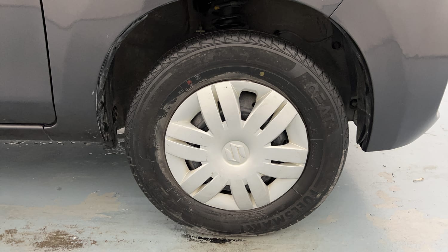 Used 2022 Maruti Suzuki Alto 800 LXi (O) Petrol Manual tyres RIGHT FRONT TYRE RIM VIEW