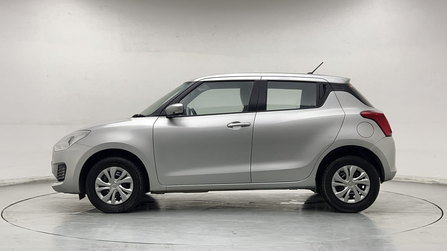 Used 2023 Maruti Suzuki Swift VXi Petrol Manual exterior LEFT SIDE VIEW