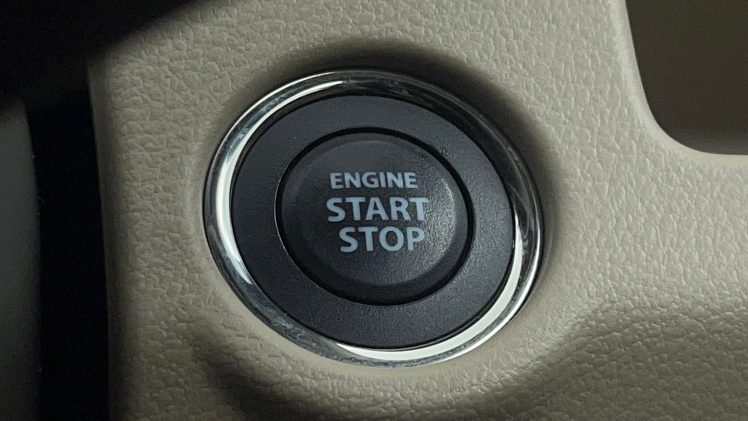 Used 2024 Maruti Suzuki Ciaz Zeta 1.5 AT Petrol Automatic top_features Keyless start