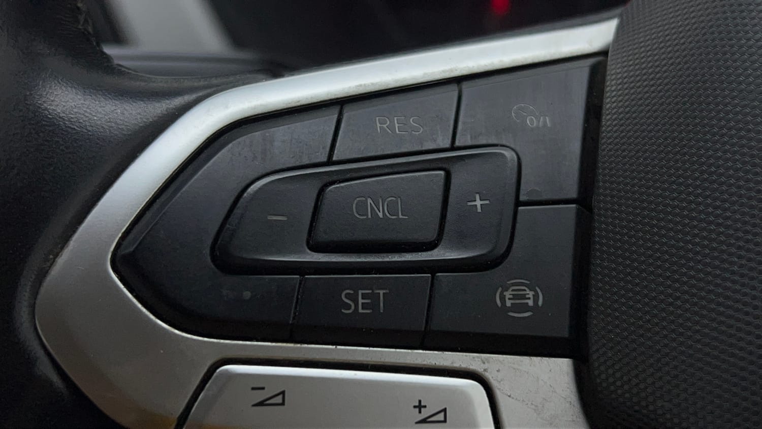 2021 Volkswagen Taigun Highline 1.0 TSI AT-41
