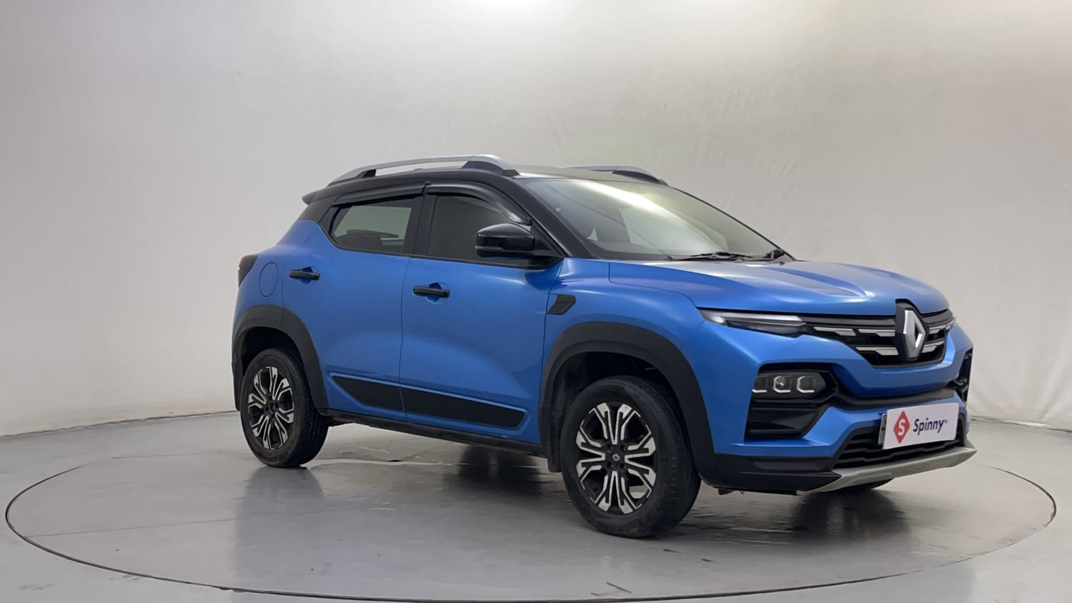 Used 2022 Renault Kiger RXT (O) Turbo CVT Dual Tone Petrol Automatic exterior RIGHT FRONT CORNER VIEW