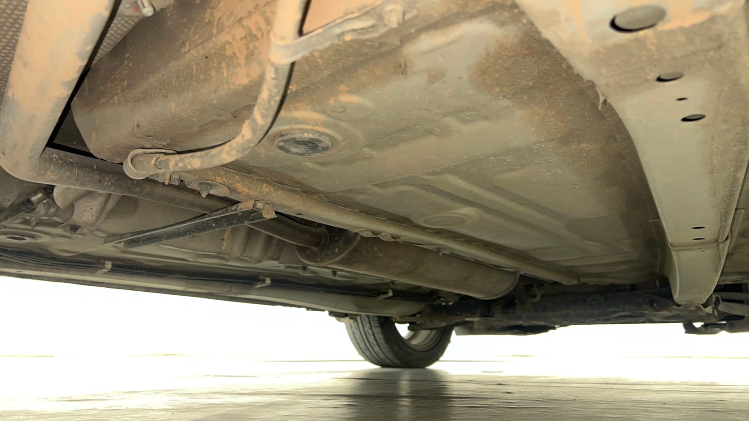 Used 2019 Maruti Suzuki Dzire ZXi Plus AMT Petrol Automatic extra REAR RIGHT UNDERBODY VIEW