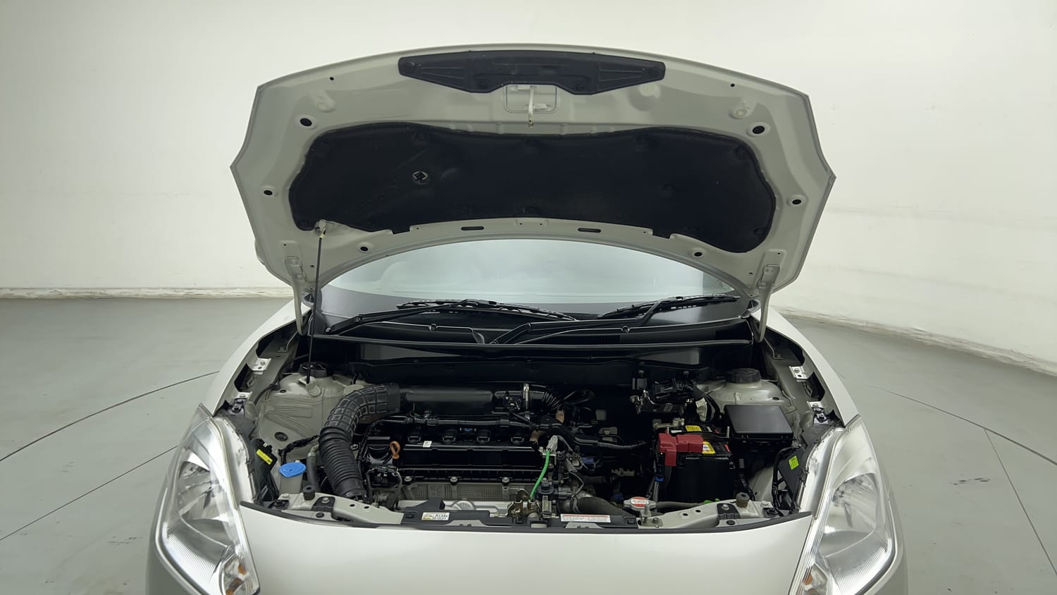 Used 2023 Maruti Suzuki Swift VXi Petrol Manual engine ENGINE & BONNET OPEN FRONT VIEW