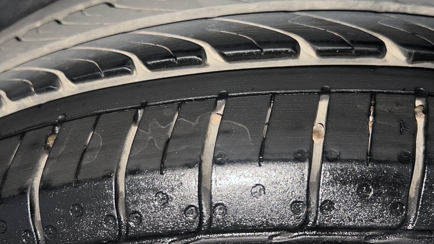 Used 2024 Maruti Suzuki Ciaz Zeta 1.5 AT Petrol Automatic tyres LEFT REAR TYRE TREAD VIEW