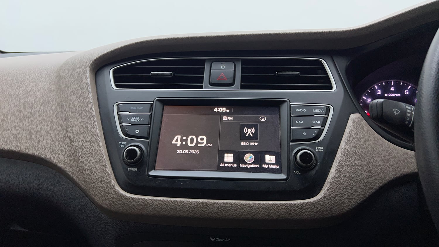 Used 2019 Hyundai Elite i20 Asta 1.2 Petrol Manual top_features Touch screen infotainment system