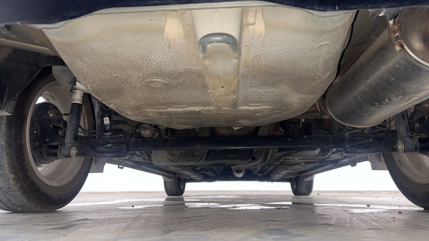 Used 2024 Maruti Suzuki Ciaz Zeta 1.5 AT Petrol Automatic extra REAR UNDERBODY VIEW (TAKEN FROM REAR)