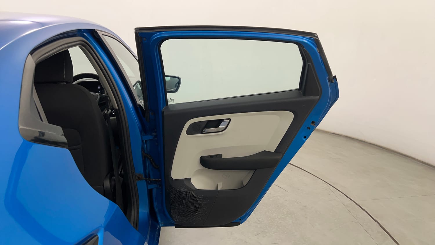 Used 2023 Tata Altroz XZ Petrol Petrol Manual interior RIGHT REAR DOOR OPEN VIEW