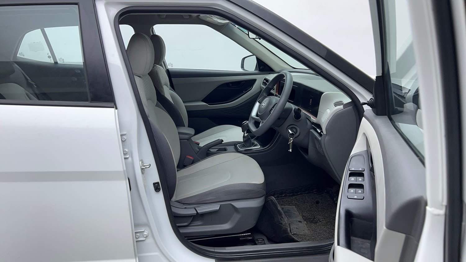 Used 2024 Hyundai Creta 1.5 MPi Petrol MT E Petrol Manual interior RIGHT SIDE FRONT DOOR CABIN VIEW