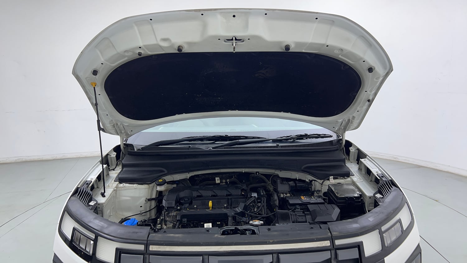 Used 2024 Hyundai Creta 1.5 MPi Petrol MT E Petrol Manual engine ENGINE & BONNET OPEN FRONT VIEW