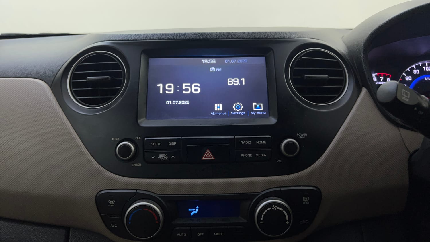 Used 2017 Hyundai Grand i10 Asta 1.2 Kappa VTVT Petrol Manual top_features Touch screen infotainment system