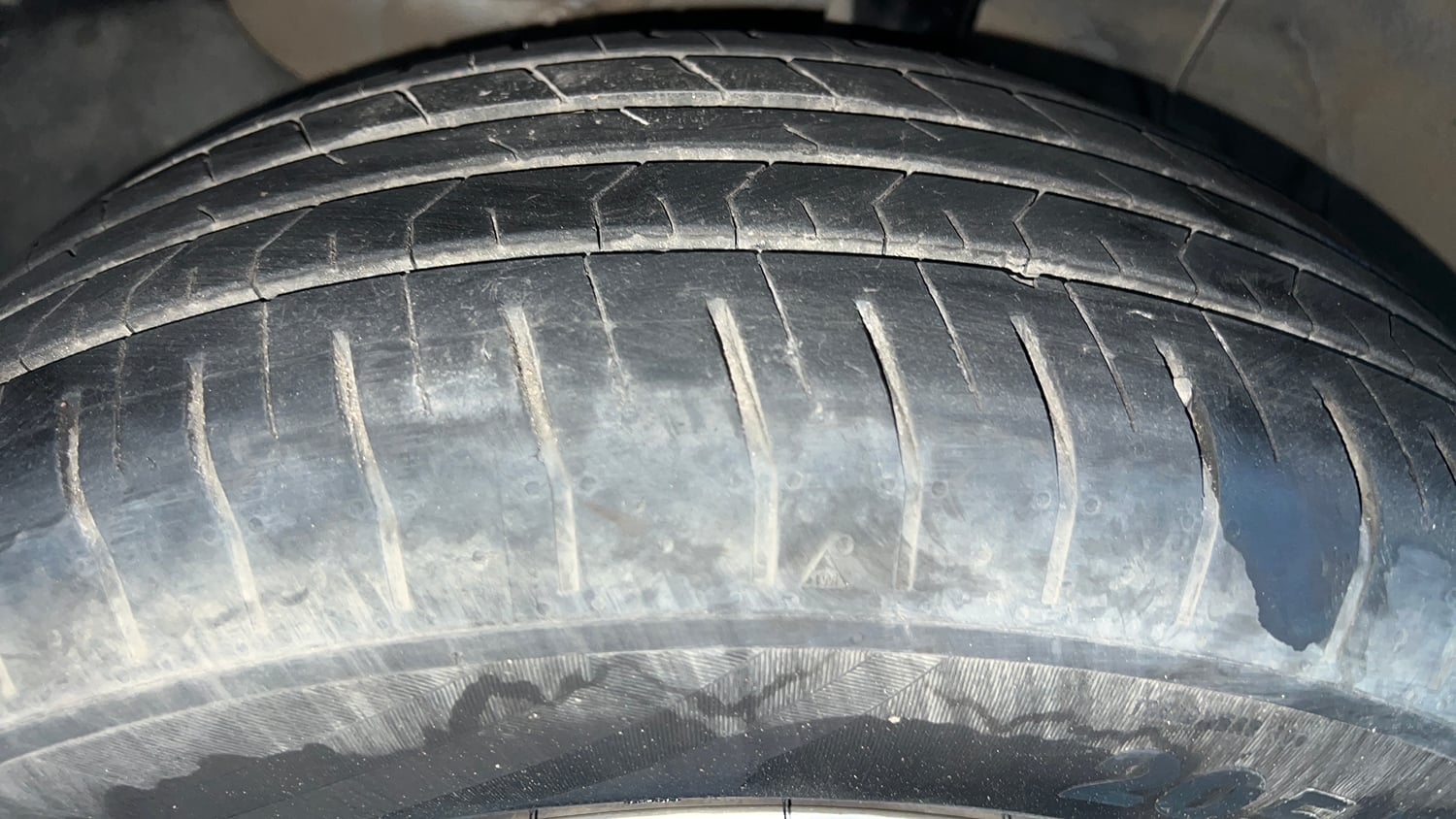 Used 2024 Hyundai Creta 1.5 MPi Petrol MT E Petrol Manual tyres LEFT FRONT TYRE TREAD VIEW