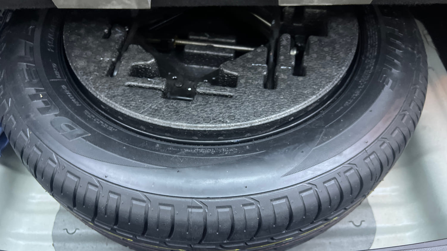 Used 2018 Hyundai Creta SX Plus 1.6 AT CRDI Diesel Automatic tyres SPARE TYRE VIEW