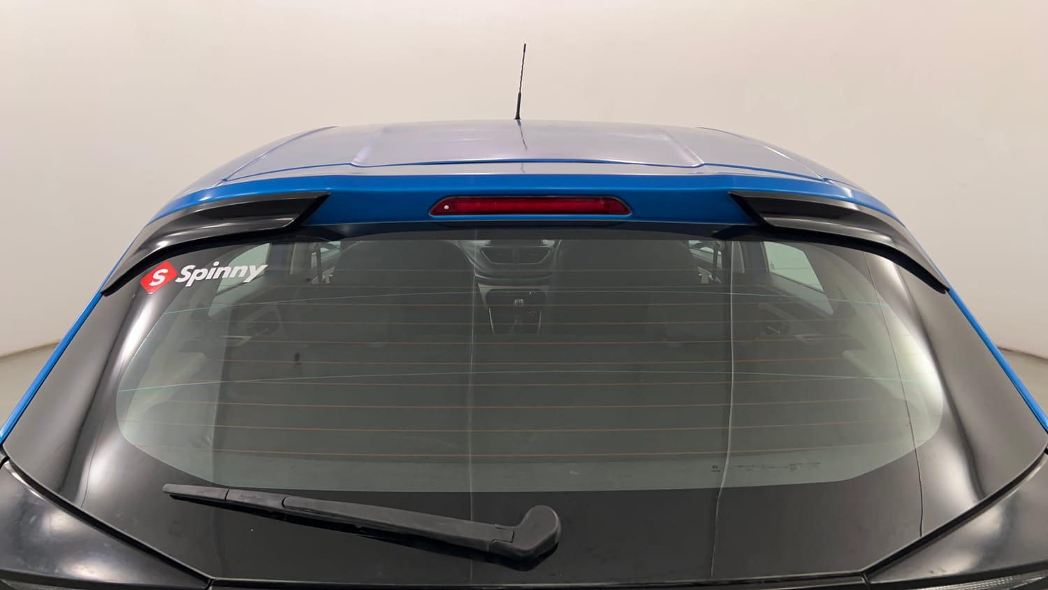 Used 2023 Tata Altroz XZ Petrol Petrol Manual exterior BACK WINDSHIELD VIEW