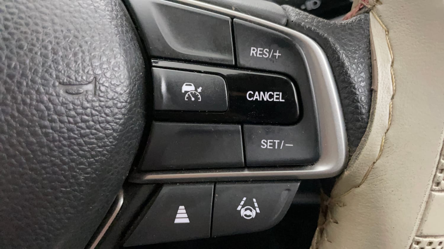 Used 2023 Honda City V Petrol MT Petrol Manual top_features Cruise control
