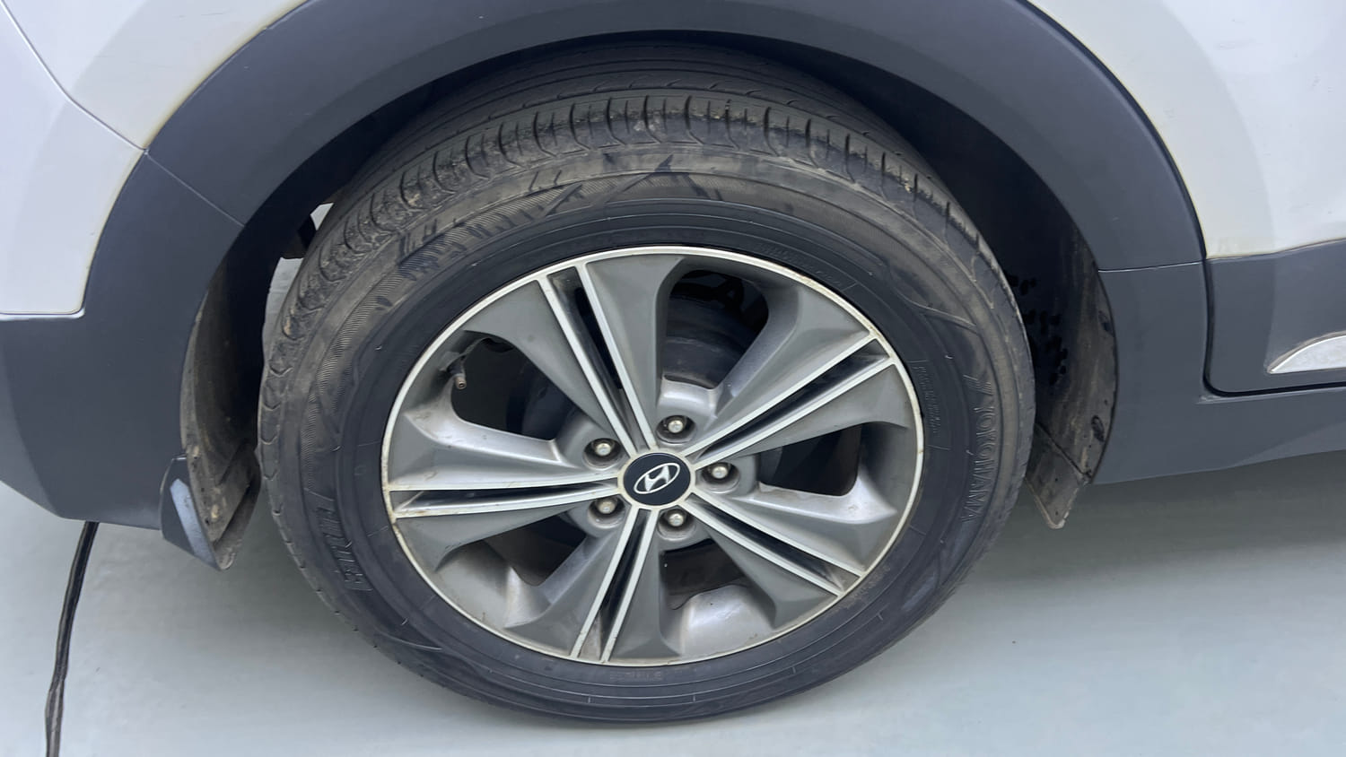 Used 2018 Hyundai Creta SX Plus 1.6 AT CRDI Diesel Automatic tyres RIGHT REAR TYRE RIM VIEW