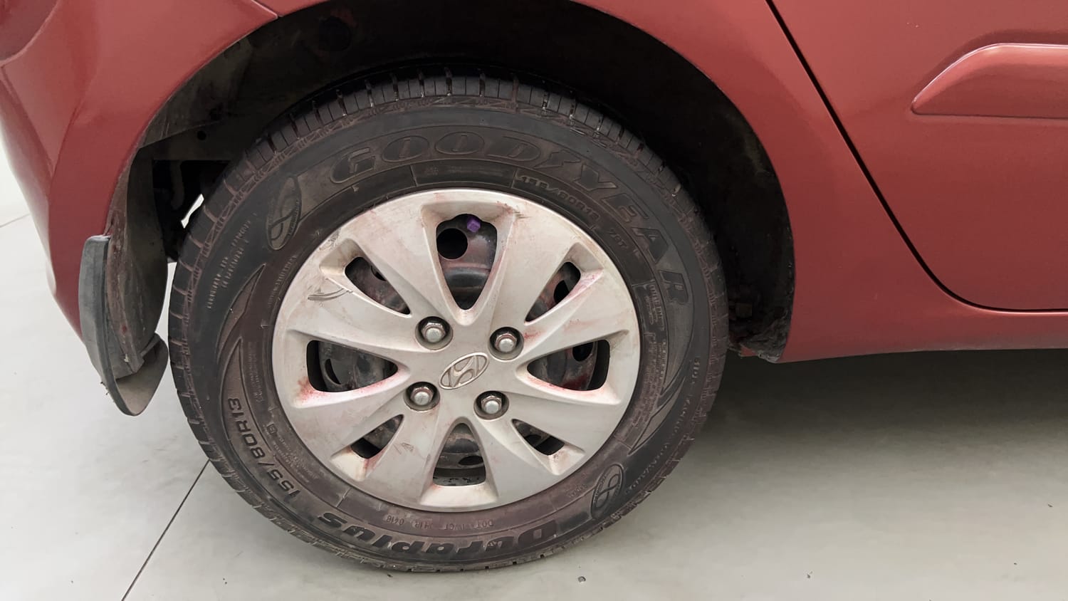 Used 2013 Hyundai i10 Sportz 1.2 Kappa2 Petrol Manual tyres RIGHT REAR TYRE RIM VIEW