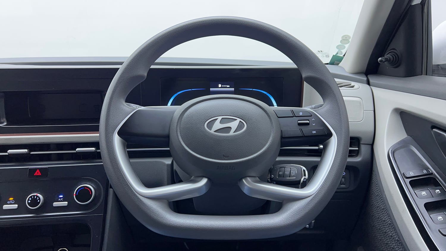 Used 2024 Hyundai Creta 1.5 MPi Petrol MT E Petrol Manual interior STEERING VIEW