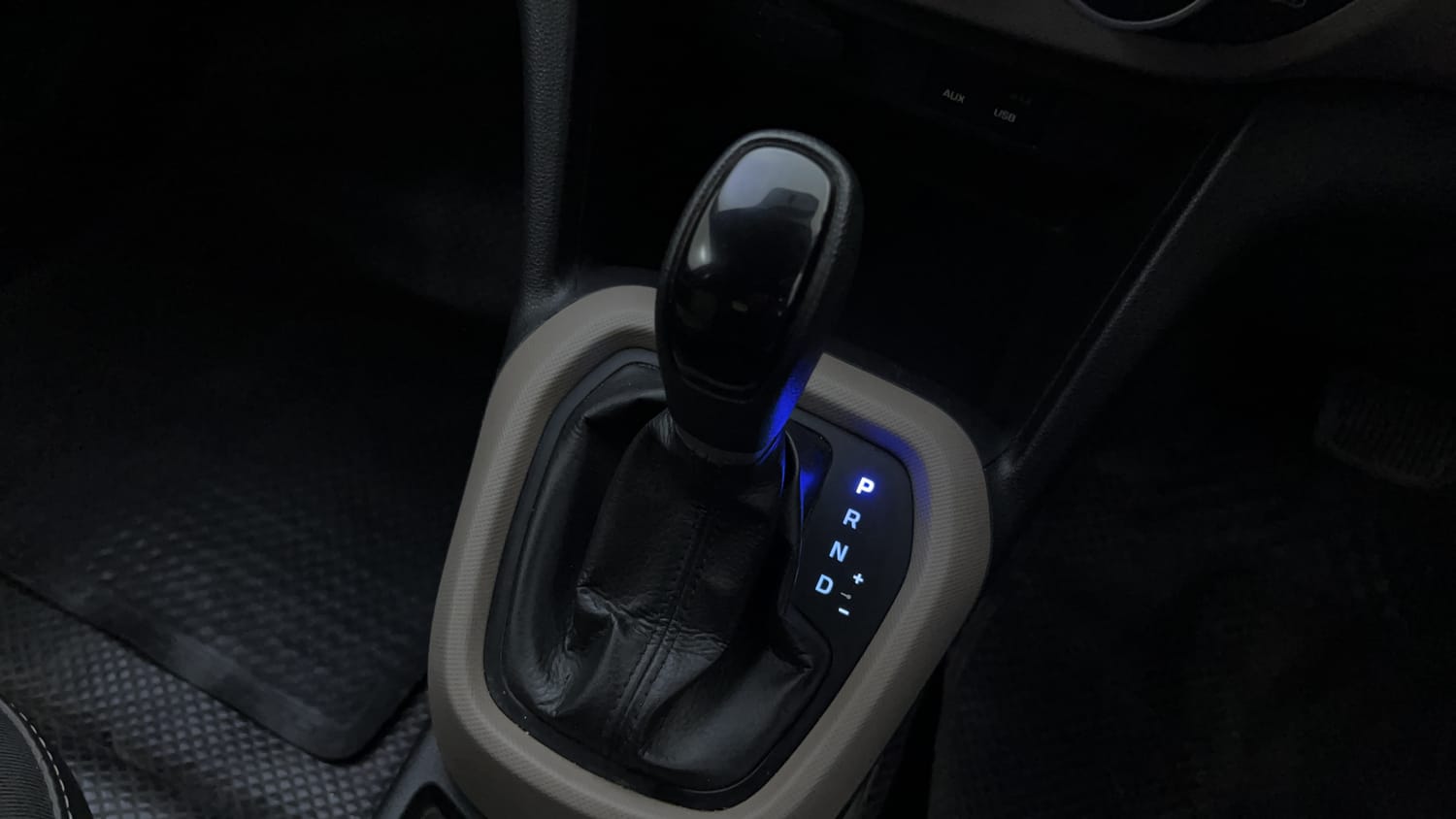 Used 2015 Hyundai Grand i10 Asta AT 1.2 Kappa VTVT Petrol Automatic interior GEAR  KNOB VIEW
