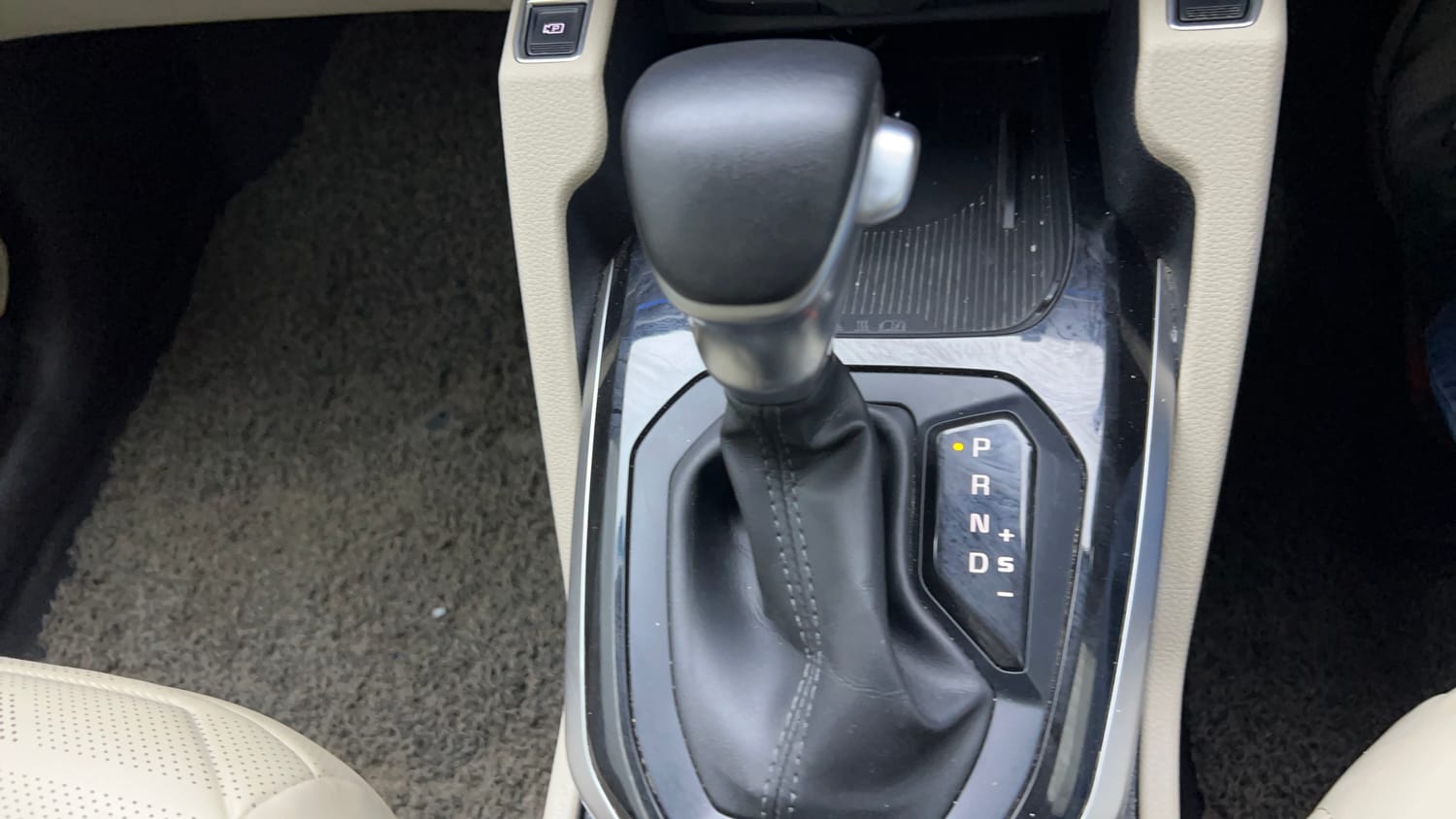 2024 Kia Carens Luxury Plus 1.5 Turbo Petrol DCT 7 STR-16