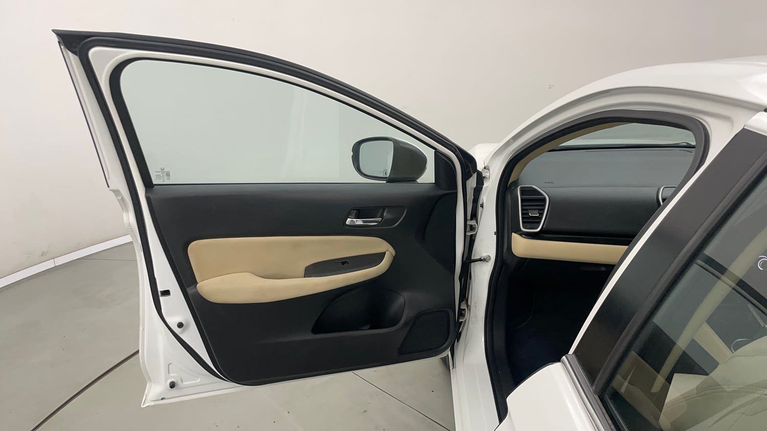 Used 2023 Honda City V Petrol MT Petrol Manual interior LEFT FRONT DOOR OPEN VIEW