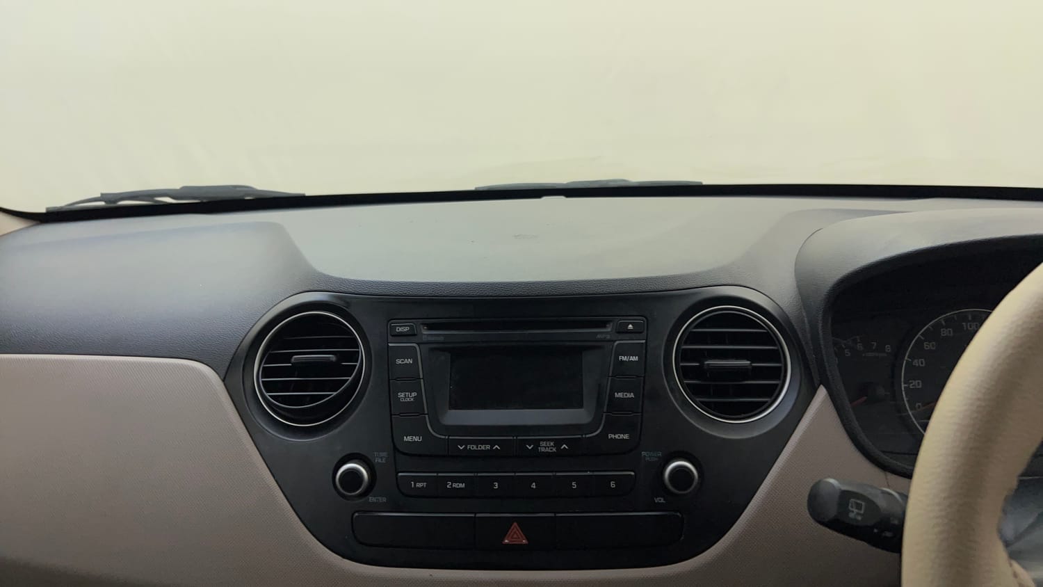 Used 2015 Hyundai Grand i10 Asta AT 1.2 Kappa VTVT Petrol Automatic top_features Integrated (in-dash) music system