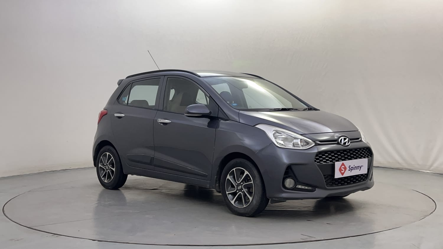 Used 2017 Hyundai Grand i10 Asta 1.2 Kappa VTVT Petrol Manual exterior RIGHT FRONT CORNER VIEW