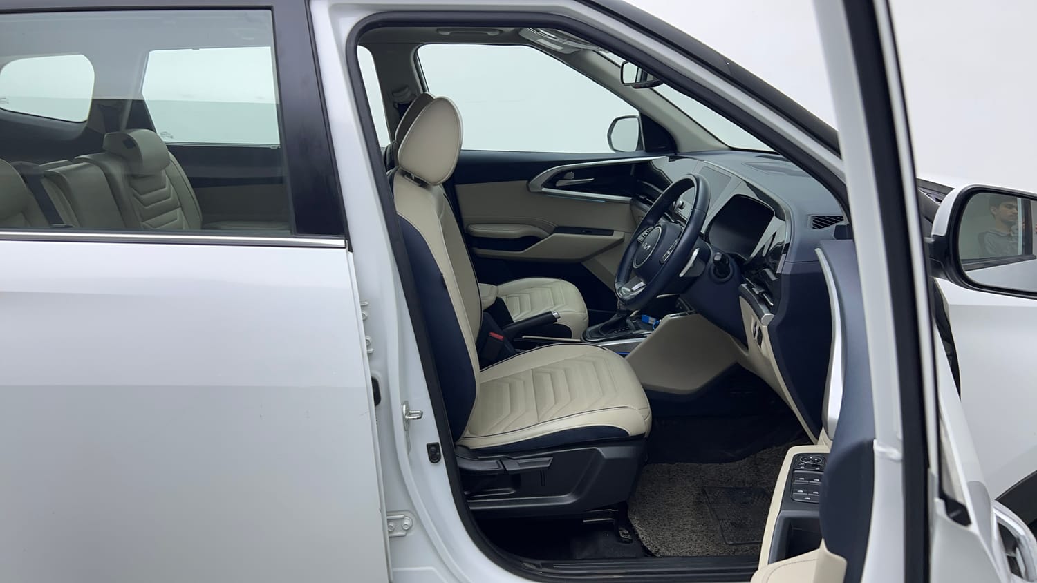 2024 Kia Carens Luxury Plus 1.5 Turbo Petrol DCT 7 STR-17