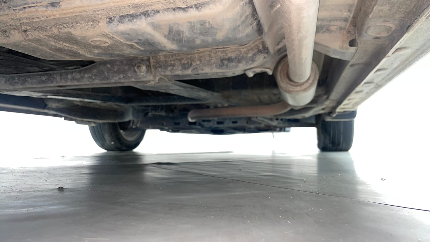 Used 2023 Honda City V Petrol MT Petrol Manual extra REAR RIGHT UNDERBODY VIEW