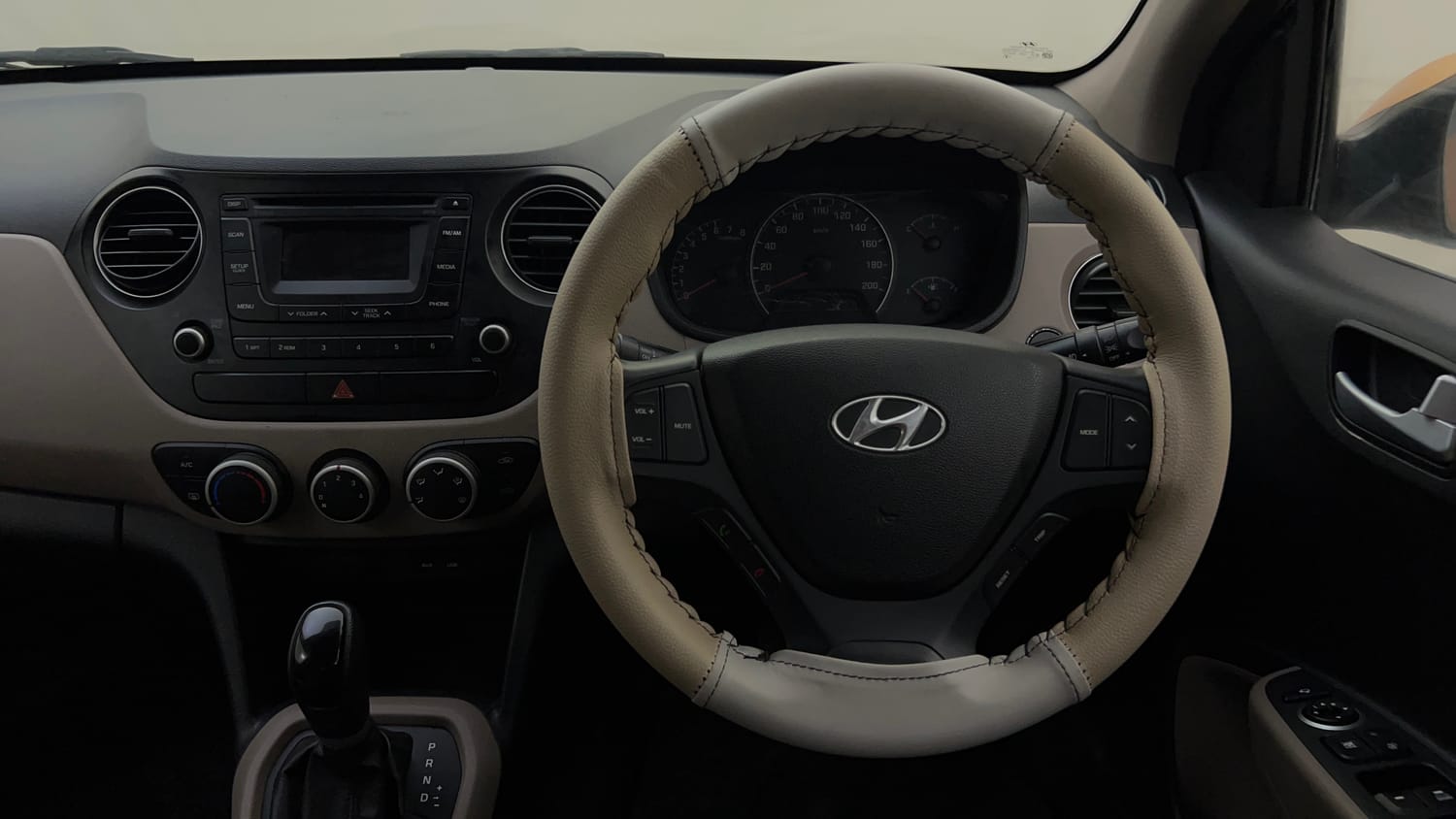 Used 2015 Hyundai Grand i10 Asta AT 1.2 Kappa VTVT Petrol Automatic top_features Steering mounted controls