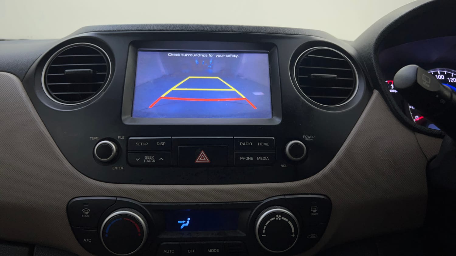 Used 2017 Hyundai Grand i10 Asta 1.2 Kappa VTVT Petrol Manual top_features Rear camera