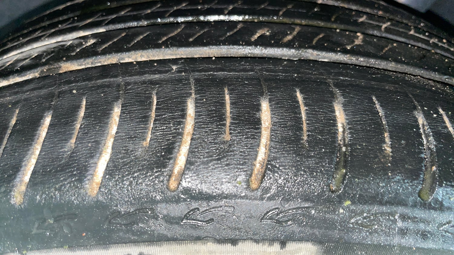 Used 2023 Honda City V Petrol MT Petrol Manual tyres LEFT FRONT TYRE TREAD VIEW