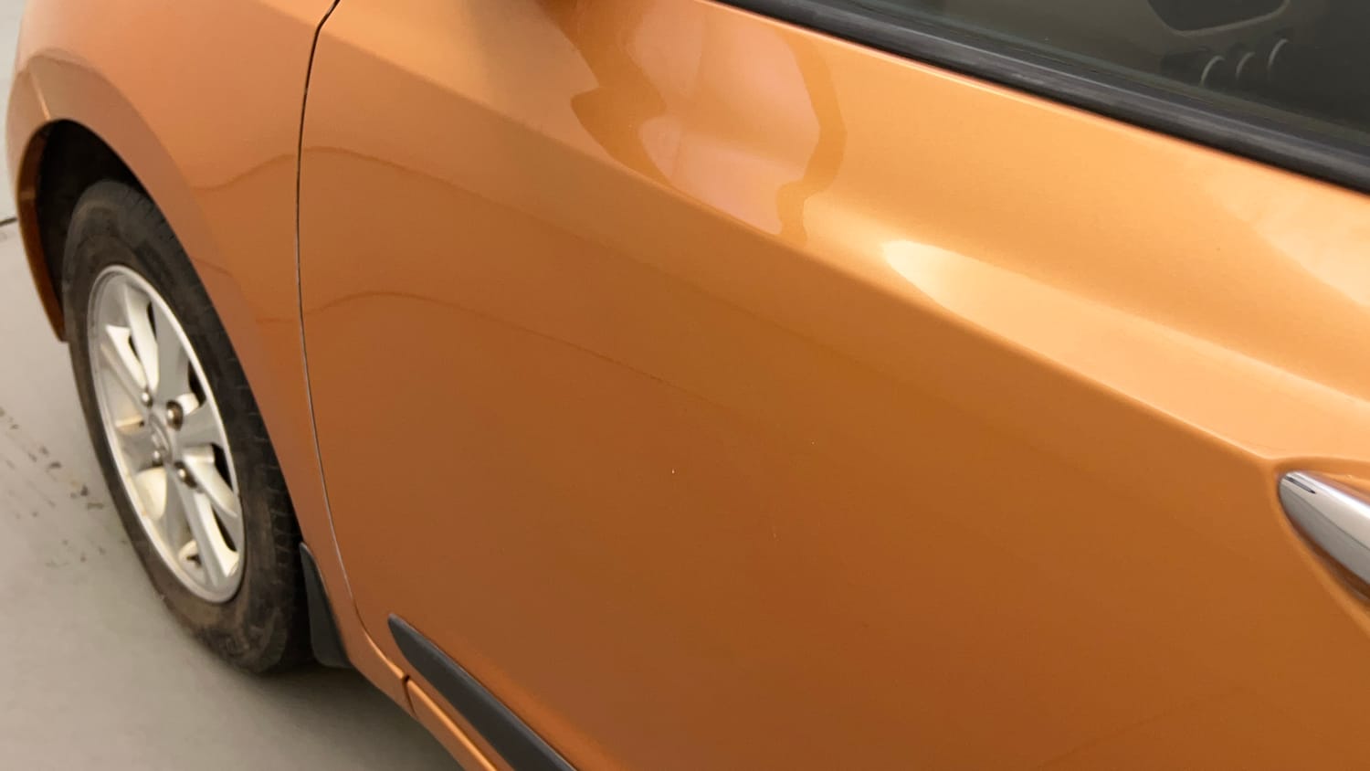 Used 2015 Hyundai Grand i10 Asta AT 1.2 Kappa VTVT Petrol Automatic dents MINOR SCRATCH