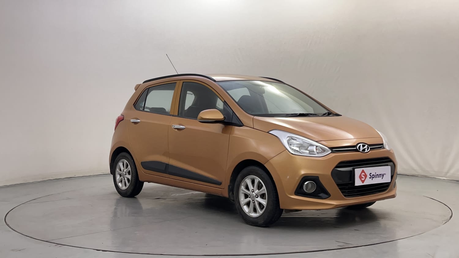 Used 2015 Hyundai Grand i10 Asta AT 1.2 Kappa VTVT Petrol Automatic exterior RIGHT FRONT CORNER VIEW