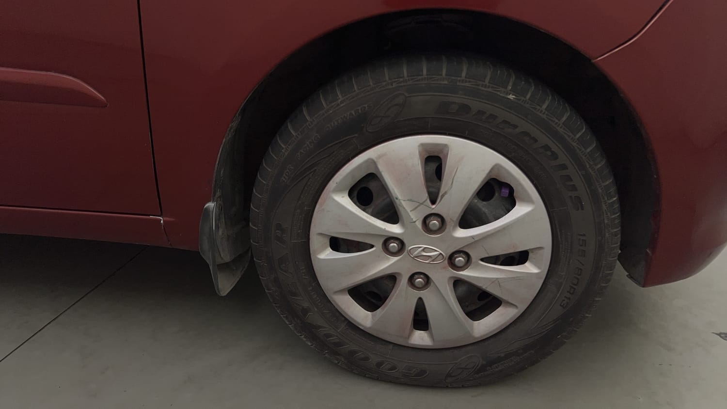 Used 2013 Hyundai i10 Sportz 1.2 Kappa2 Petrol Manual tyres RIGHT FRONT TYRE RIM VIEW