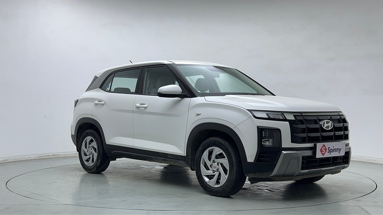 Used 2024 Hyundai Creta 1.5 MPi Petrol MT E Petrol Manual exterior RIGHT FRONT CORNER VIEW