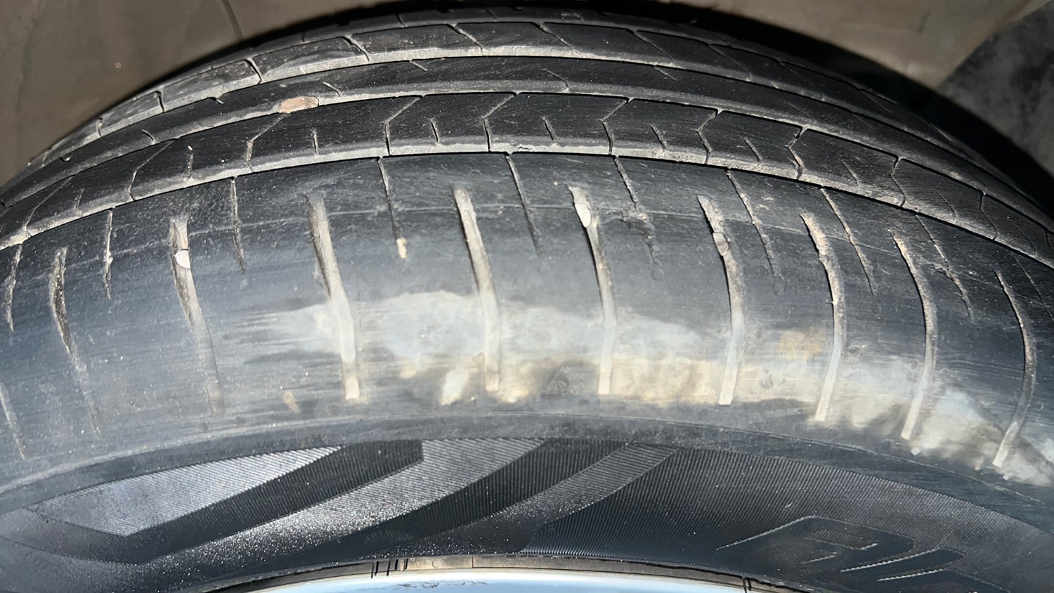 Used 2024 Hyundai Creta 1.5 MPi Petrol MT E Petrol Manual tyres RIGHT FRONT TYRE TREAD VIEW