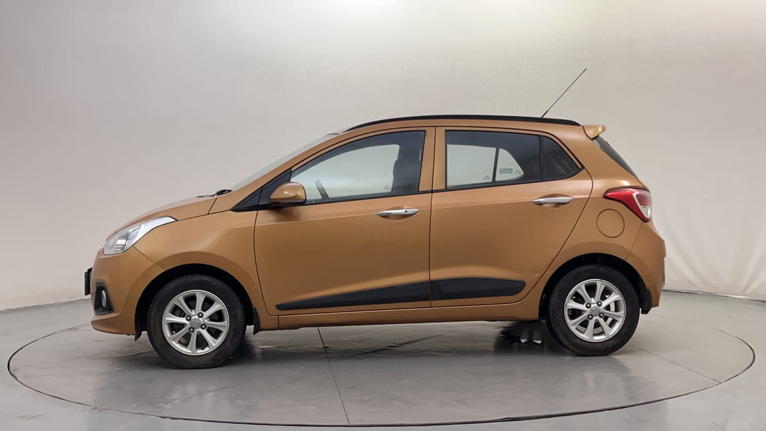 Used 2015 Hyundai Grand i10 Asta AT 1.2 Kappa VTVT Petrol Automatic exterior LEFT SIDE VIEW