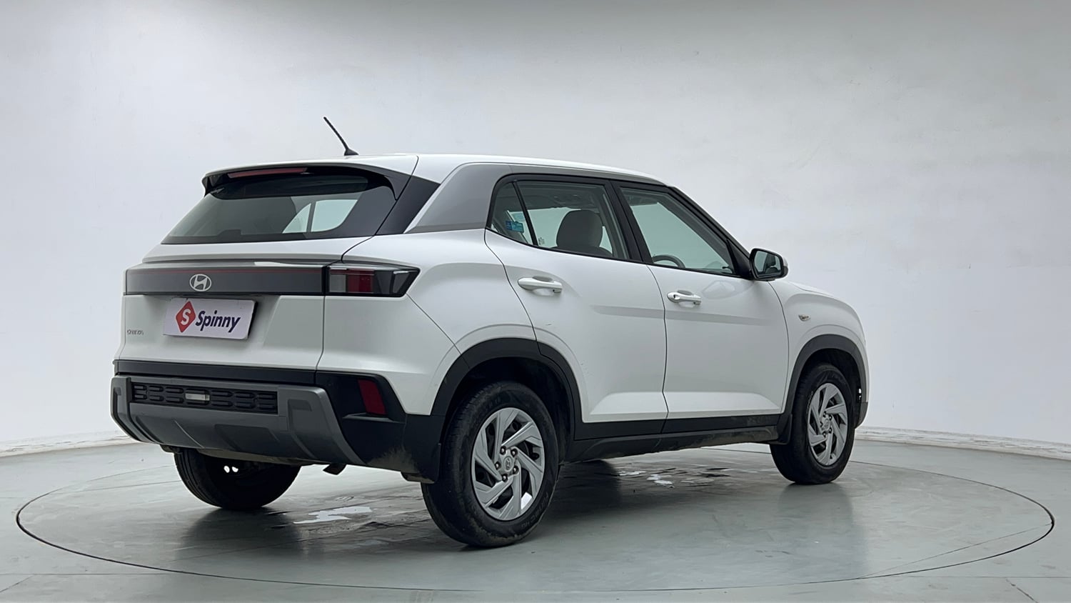 Used 2024 Hyundai Creta 1.5 MPi Petrol MT E Petrol Manual exterior RIGHT REAR CORNER VIEW