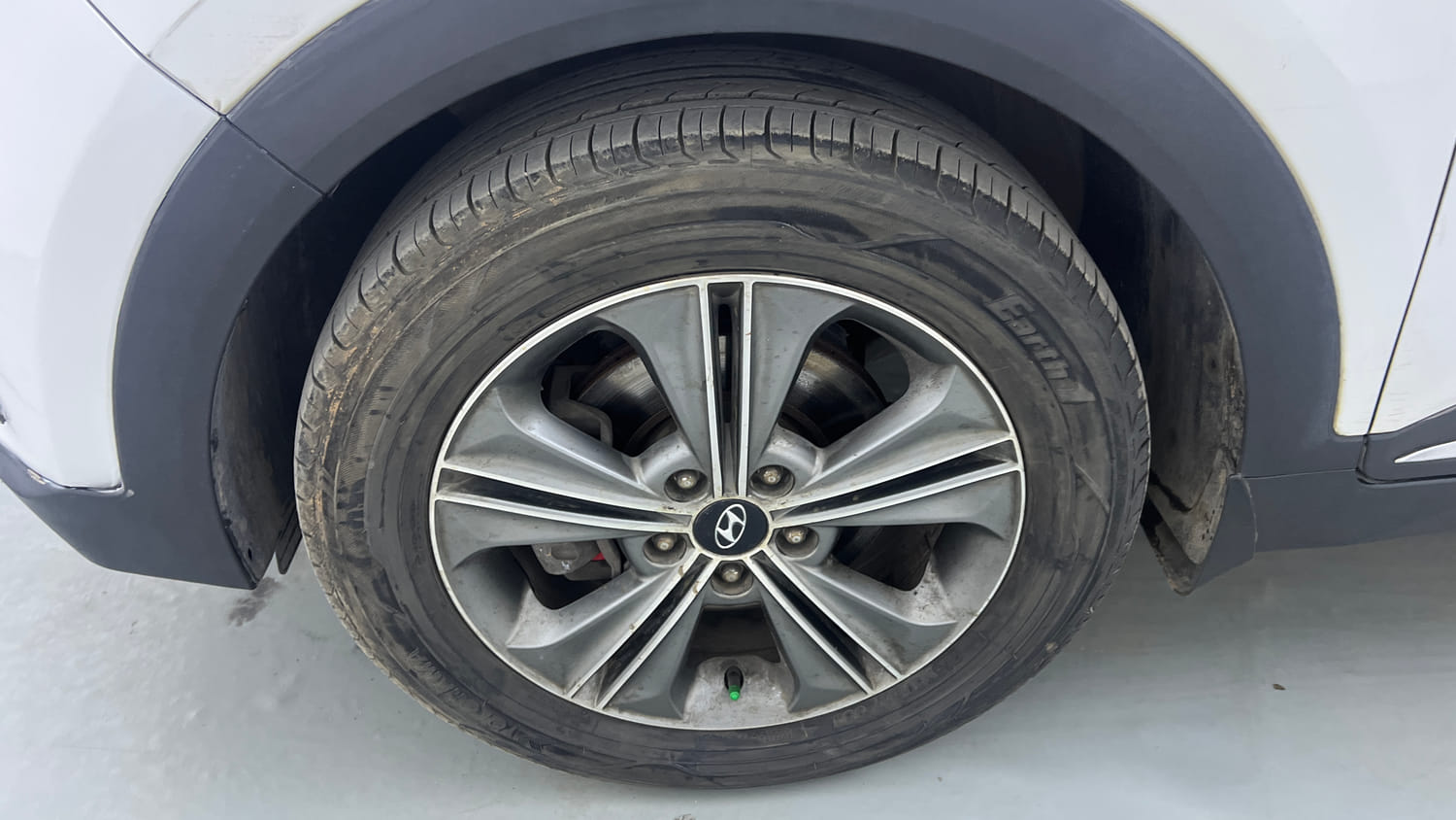 Used 2018 Hyundai Creta SX Plus 1.6 AT CRDI Diesel Automatic tyres LEFT FRONT TYRE RIM VIEW