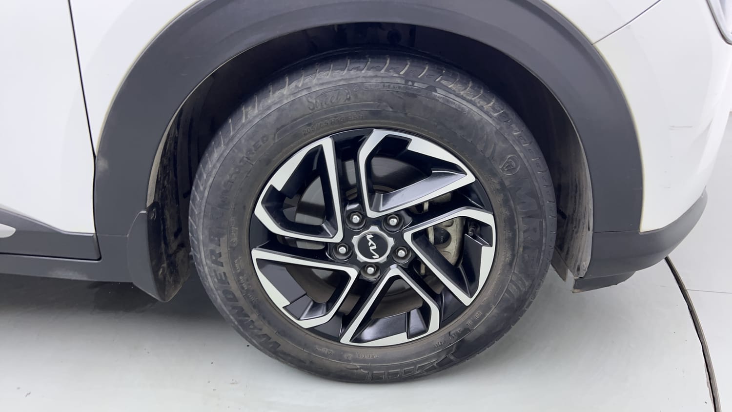 2024 Kia Carens Luxury Plus 1.5 Turbo Petrol DCT 7 STR-33