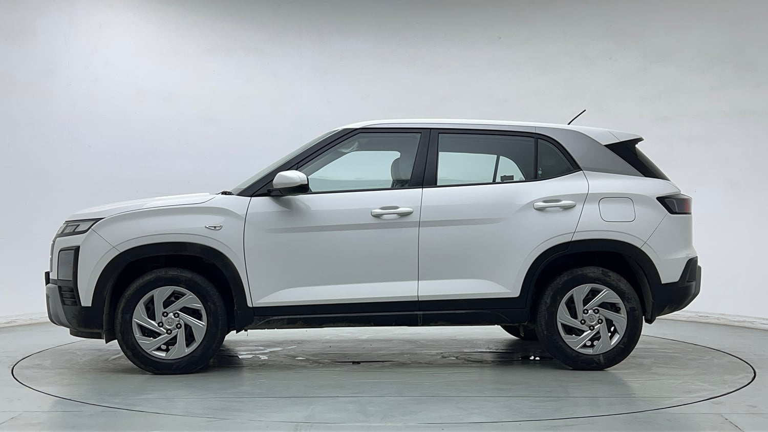 Used 2024 Hyundai Creta 1.5 MPi Petrol MT E Petrol Manual exterior LEFT SIDE VIEW