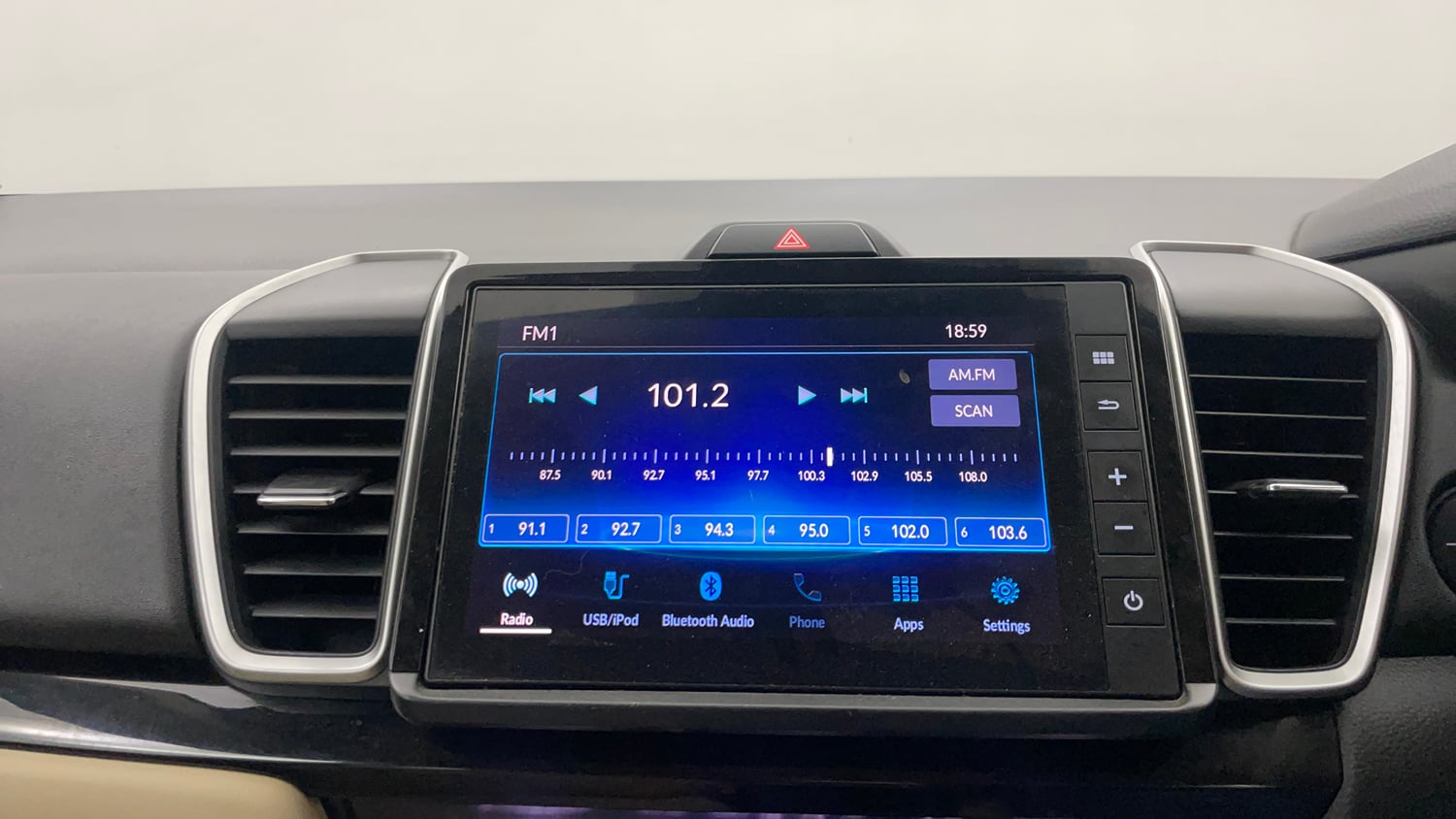 Used 2023 Honda City V Petrol MT Petrol Manual interior MUSIC SYSTEM & AC CONTROL VIEW