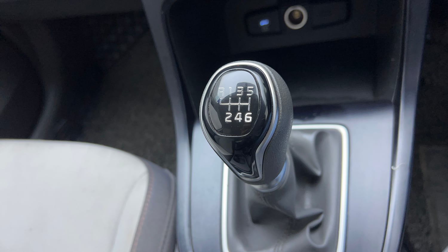 Used 2024 Hyundai Creta 1.5 MPi Petrol MT E Petrol Manual interior GEAR  KNOB VIEW