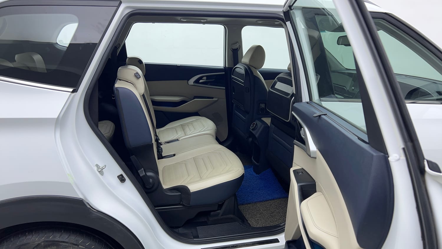 2024 Kia Carens Luxury Plus 1.5 Turbo Petrol DCT 7 STR-18