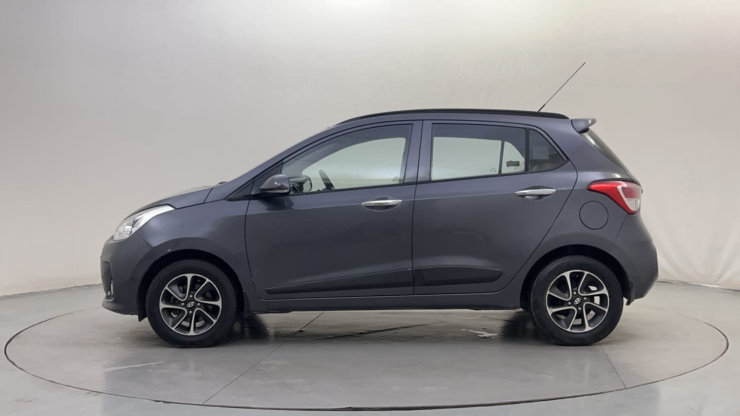 Used 2017 Hyundai Grand i10 Asta 1.2 Kappa VTVT Petrol Manual exterior LEFT SIDE VIEW