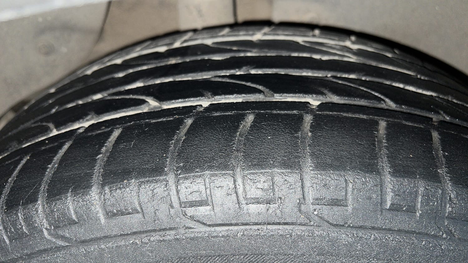 Used 2016 Hyundai Creta 1.6 SX Plus AT Petrol Petrol Automatic tyres RIGHT REAR TYRE TREAD VIEW