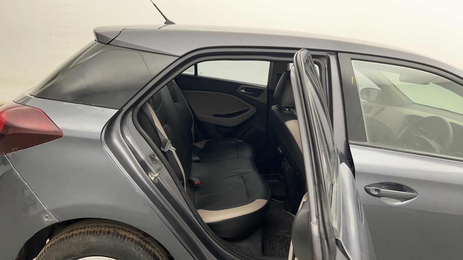 Used 2018 Hyundai Elite i20 Sportz 1.2 Petrol Manual interior RIGHT SIDE REAR DOOR CABIN VIEW