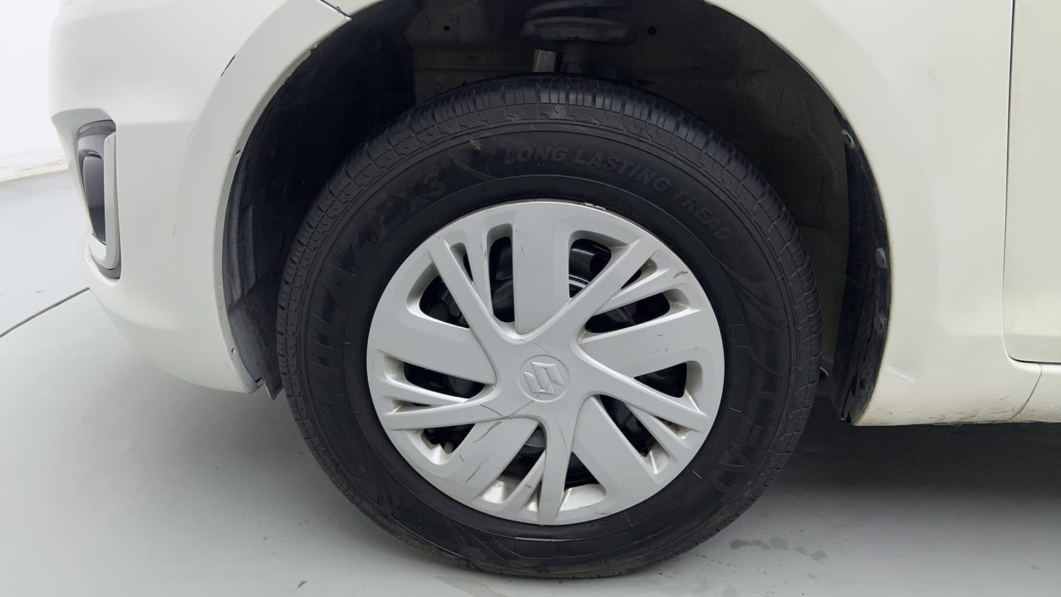 Used 2016 Maruti Suzuki Swift VXi Petrol Manual tyres LEFT FRONT TYRE RIM VIEW