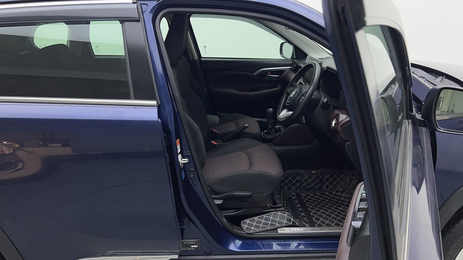 Used 2024 Maruti Suzuki Grand Vitara Zeta Smart Hybrid Petrol Manual interior RIGHT SIDE FRONT DOOR CABIN VIEW