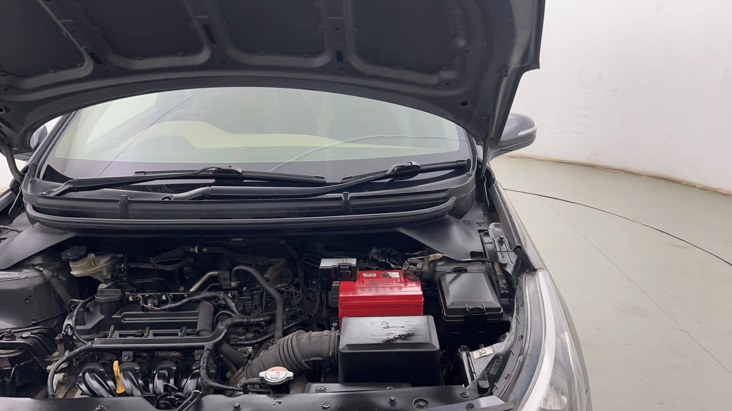Used 2018 Hyundai Elite i20 Sportz 1.2 Petrol Manual engine ENGINE LEFT SIDE HINGE & APRON VIEW